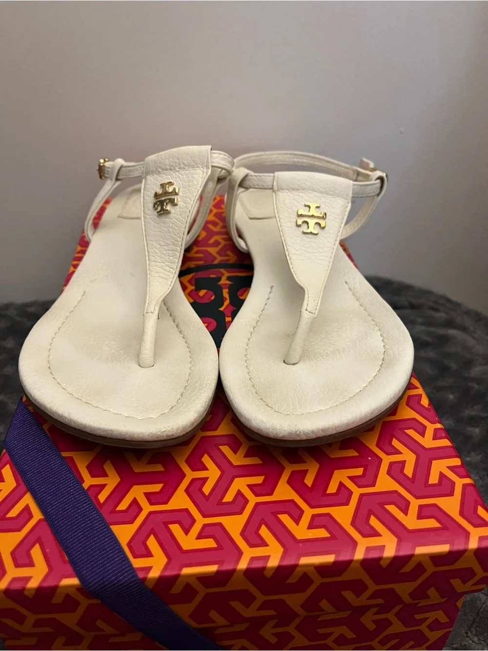 Tory Burch Britton White Leather Logo Thong Sandals with Gold Hardware